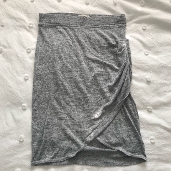 2/$25• wrap ‘tyra skirt’ in heather gray - Picture 3 of 4